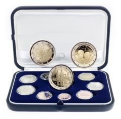 Serie Annuale 11 pezzi con le tre monete da 2 euro commemorative 2022 
